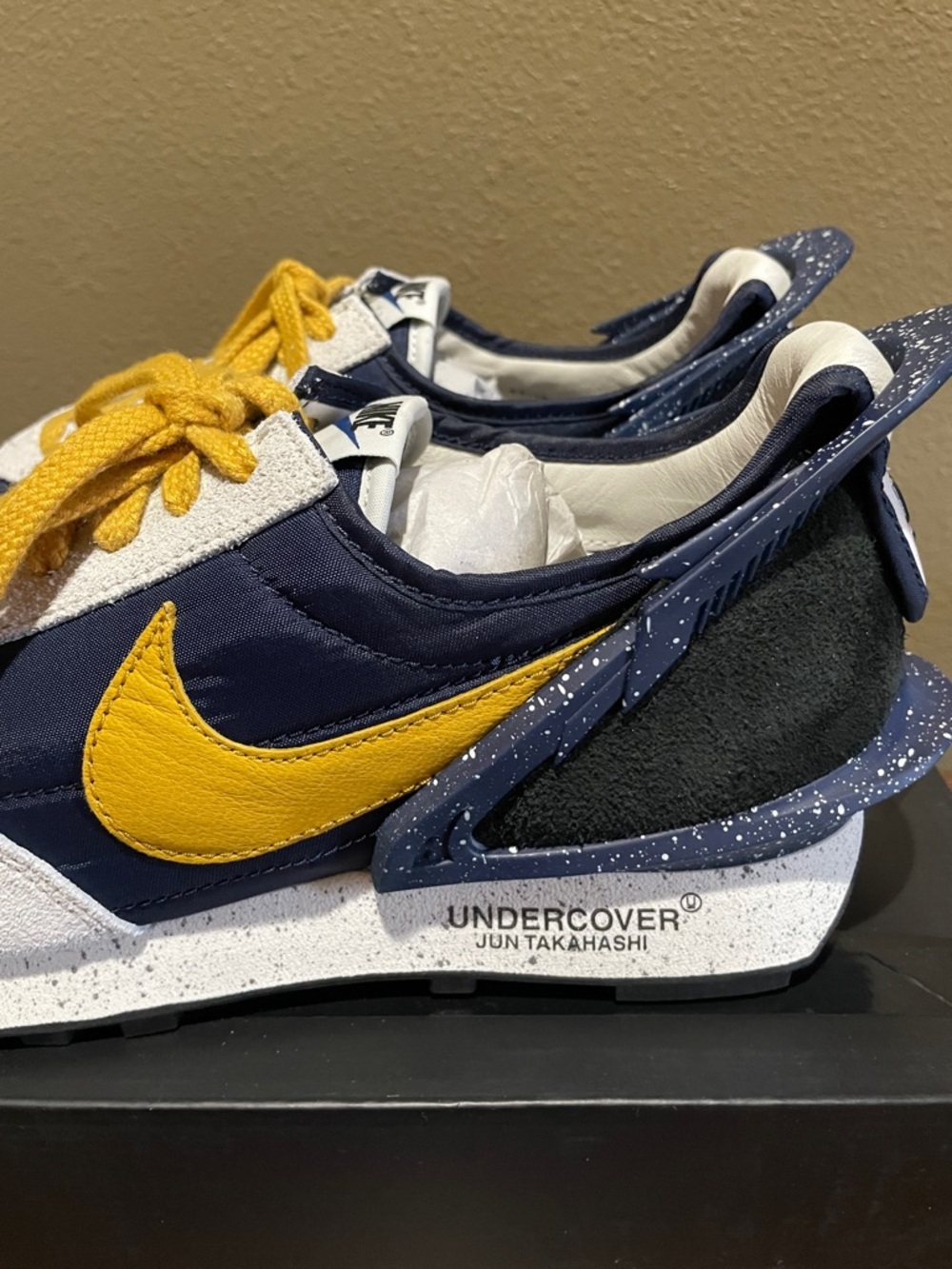 NEW Nike Undercover Jun Takahashi blue and yellow sneakers 11M/12W - Picture 5 of 7